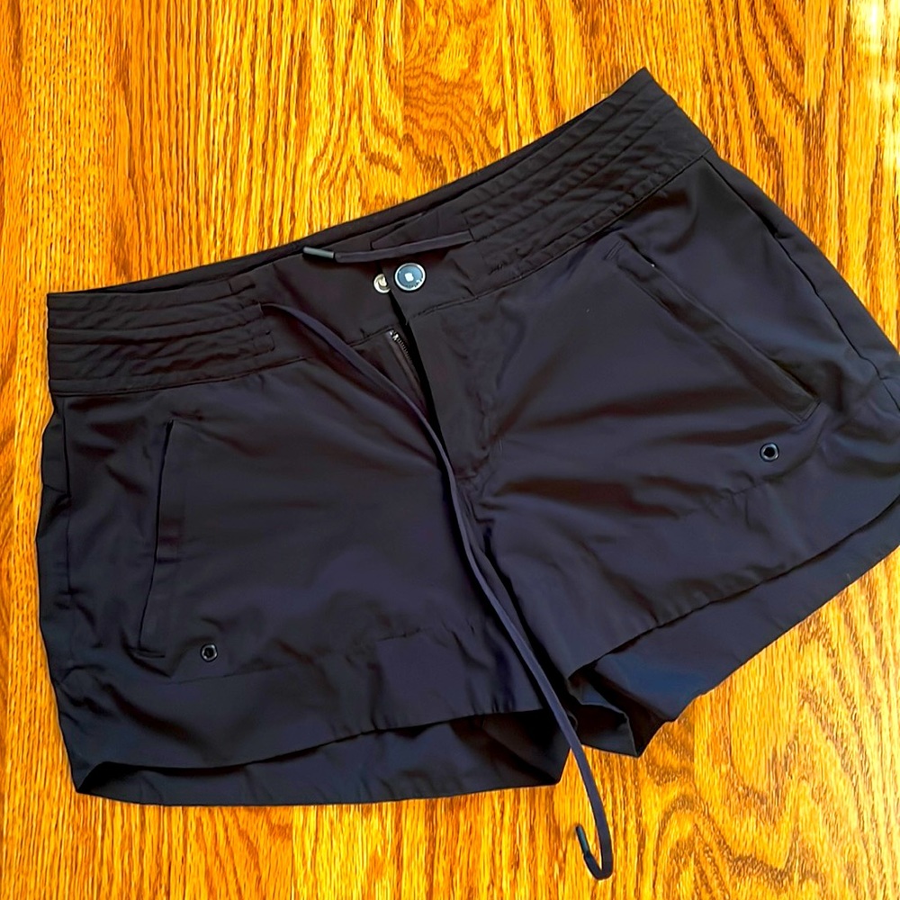 Classic lightweight Athleta shorts